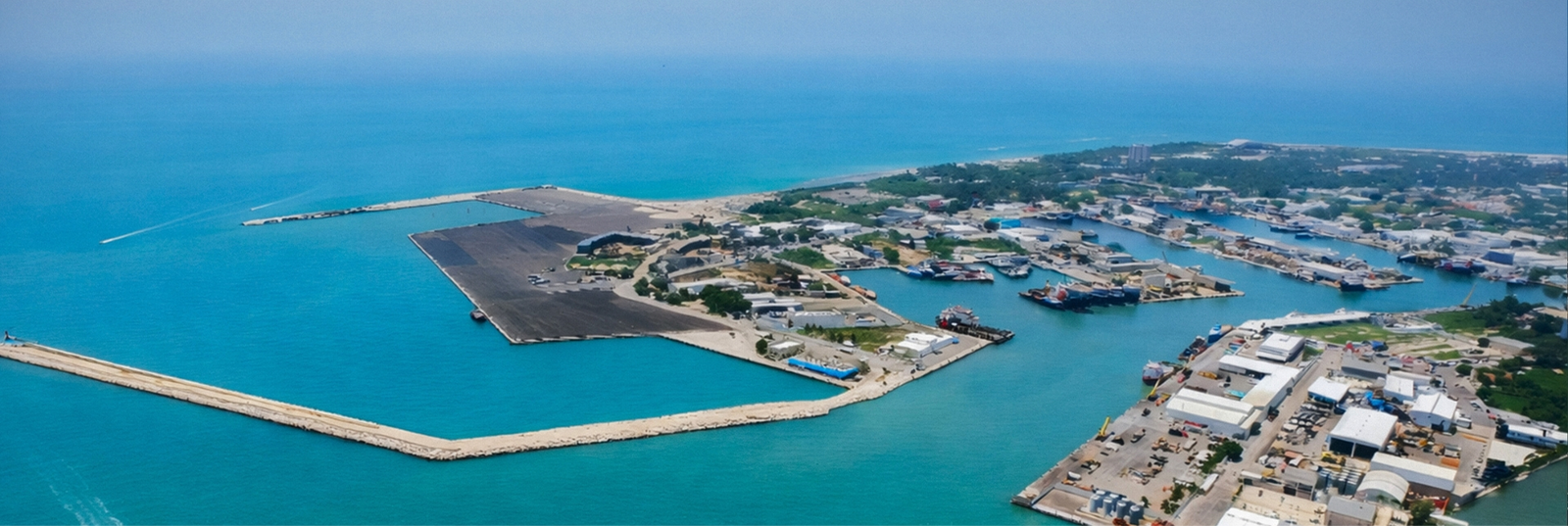 Vista aérea del Puerto Isla del Carmen